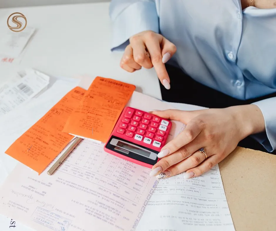 What Are the Key Advantages of Outsourcing Finance and Accounting Services?